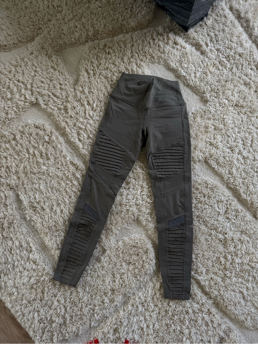 ALO Yoga Olive Green Ribbed Panel High-Waist leggings